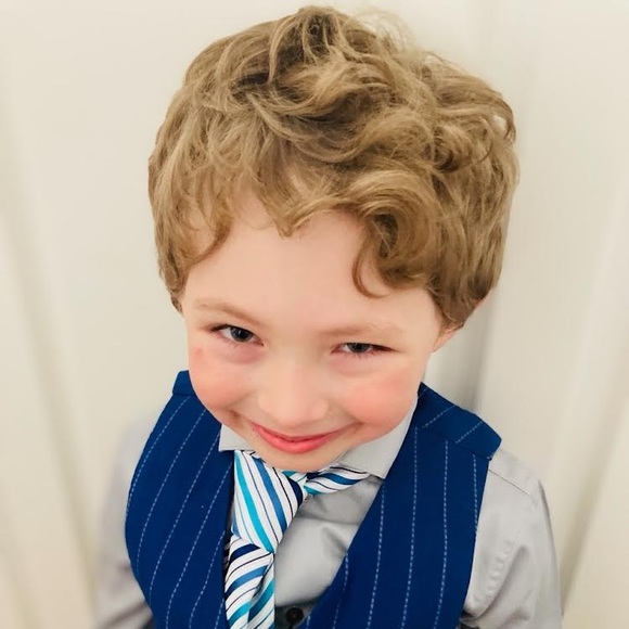 SAVAGE MIJO- Boys 4 piece pin stripe suit. Blue. Suit size 7. Shirt size 6. - Picture 6 of 6